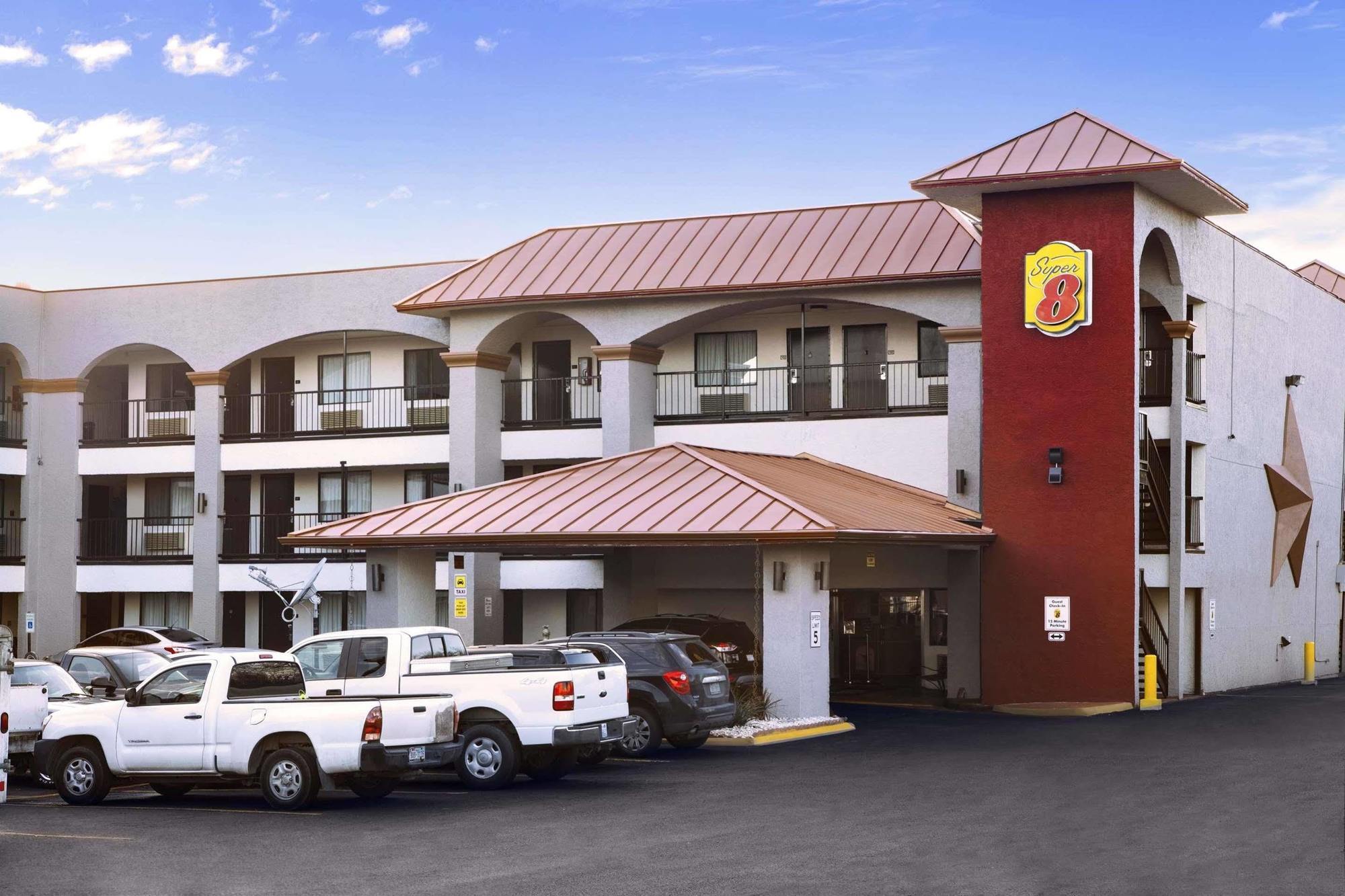 Super 8 By Wyndham Austin University/Downtown Area Motel Exterior photo